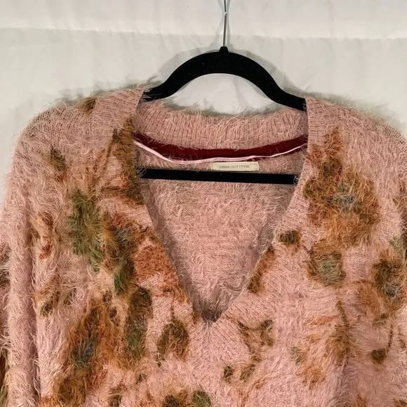 Urban Outfitters Sweater Women Medium Pink Floral Fuzzy Vneck Overiszed - Picture 3 of 6
